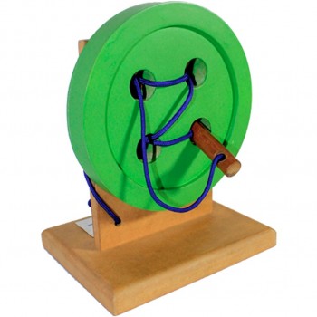 Boton de madera Montessori para coser 2