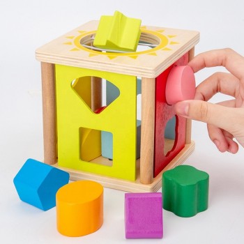 Cubo alcancía formas (Shape matching toy) 2