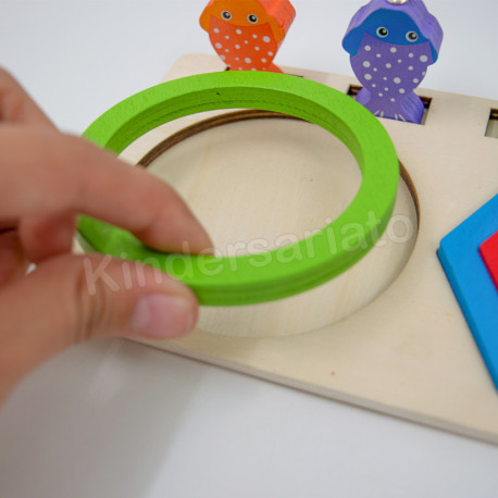 Tablero encajes de formas y tamaños con caña de pescar